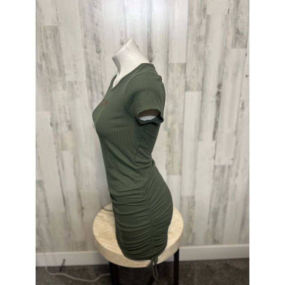 Discreet Green dress - Picture 4 of 5